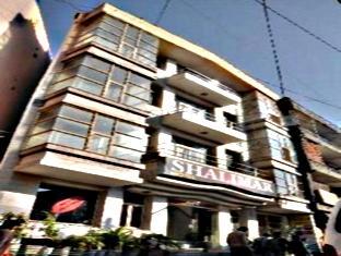 Shalimar Hotel New Delhi Exterior photo