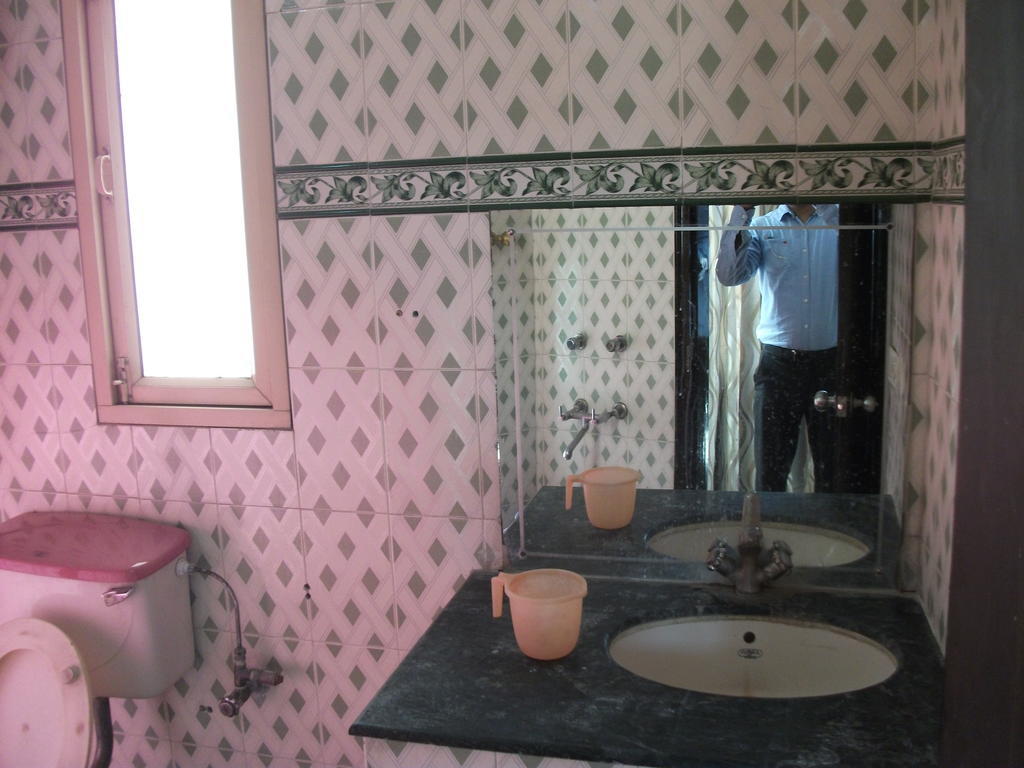 Shalimar Hotel New Delhi Room photo